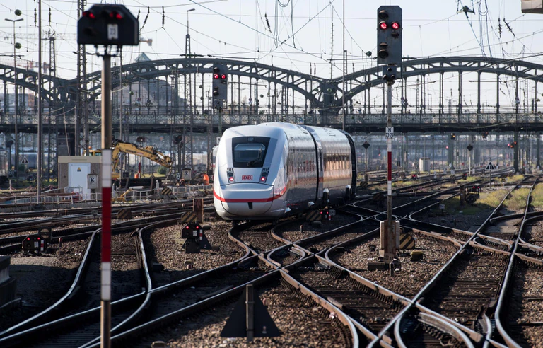 Deutsche Bahn, Hauptbahnhof, München, Züge — © Bild: Sven Hoppe