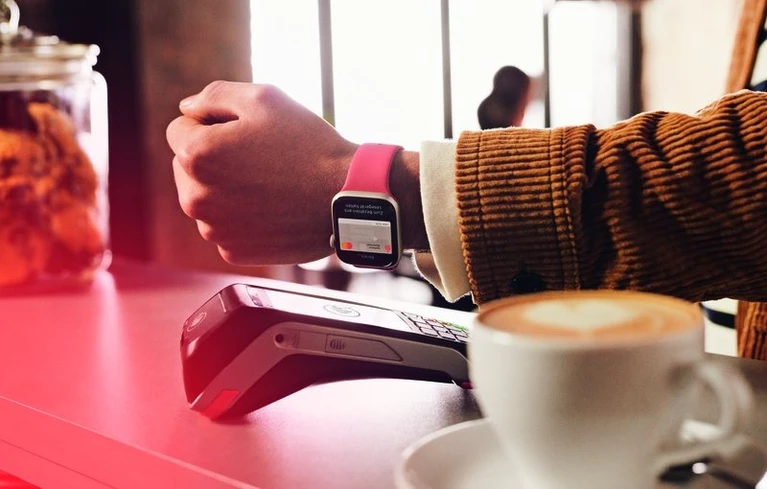 Apple Pay der Stadtsparkasse München mit der Apple Watch — © Bild: Stadtsparkasse München