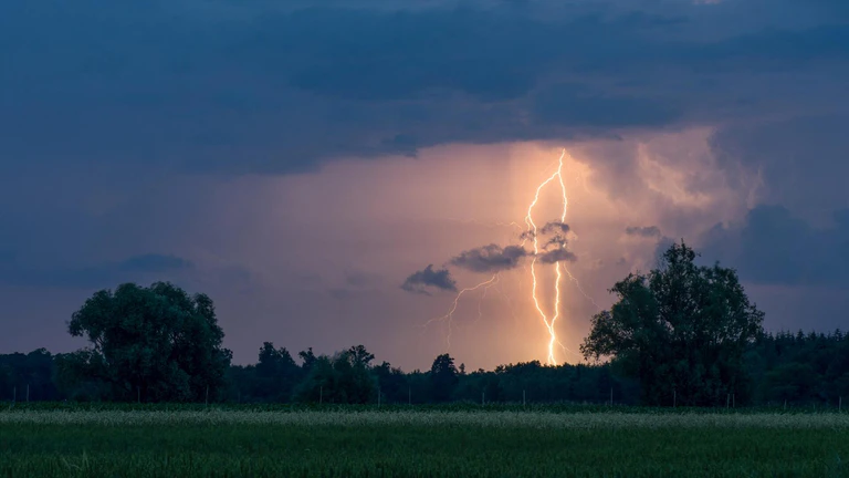 Gewitter, Unwetter, Blitz — © Photo by Flash Dantz on Unsplash