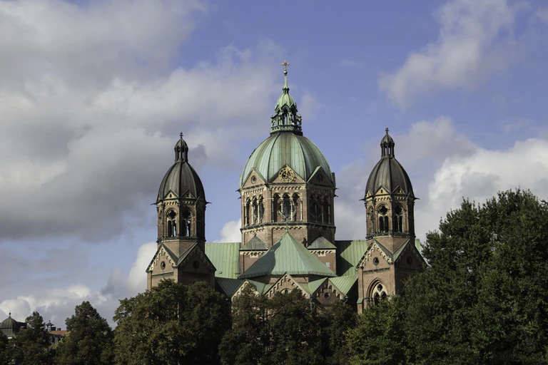 St. Lukas Kirche in München — © Bild: Renato Canepa / Pixabay