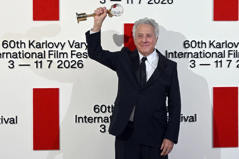 Hollywood-Star Dustin Hoffman wurde bereits zu Beginn des 60. internationalen Filmfestivals von Karlsbad (Karlovy Vary) mit dem Kristallglobus ausgezeichnet. — © Slavomír Kubeš/CTK/dpa
