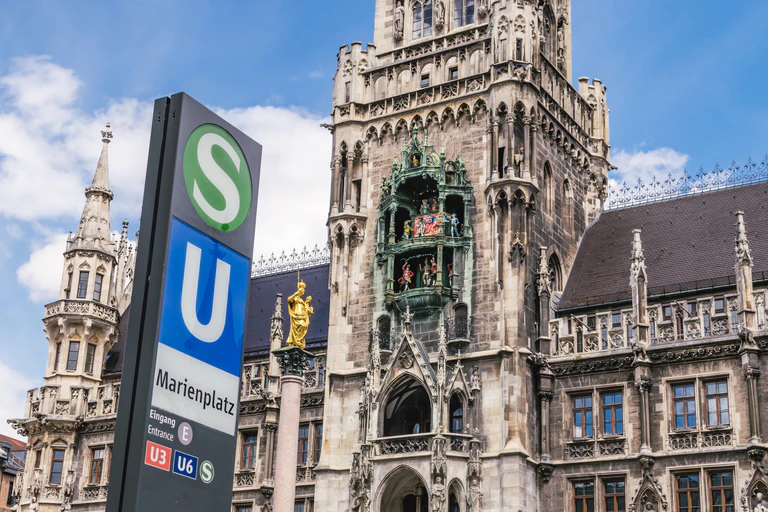 München MVG  U- Bahn S-Bahn Marienplatz — © Bild: tihanastocker/IStock