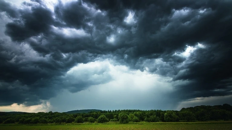 Gewitterjäger, Gewitter, Sturm, Sturmjäger, Blitz, Donner, Unwetter — © Bild © Bastian Werner