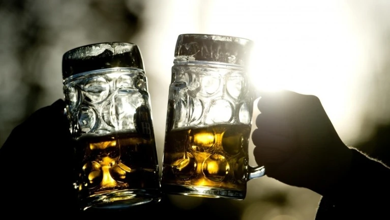 Biergärten, Biergarten, Wiesn-Mass, Bierpreis — © Bild: Sven Hoppe/Archiv