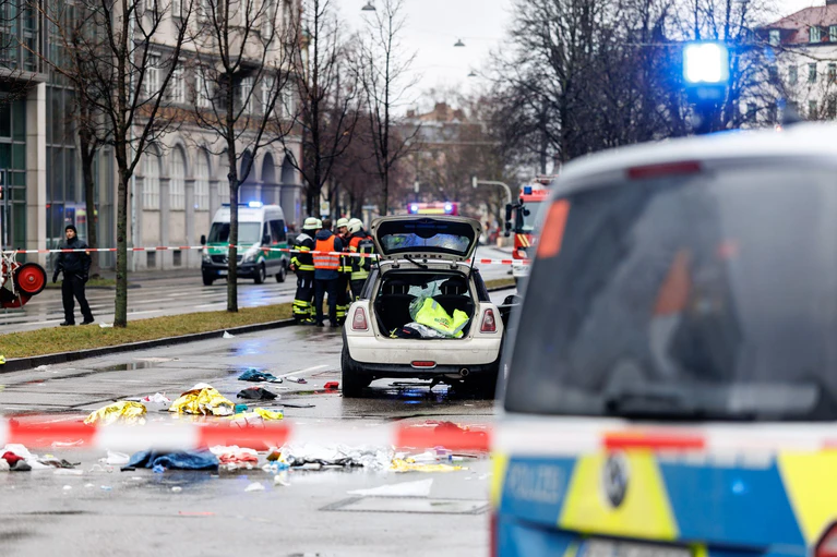 Mitte Januar beginnt der Prozess gegen den Mann, der in München absichtlich in eine Demonstration gefahren sein soll. (Archivbild) — © Matthias Balk/dpa