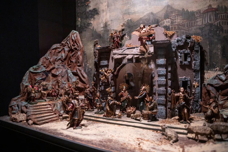 Das älteste Ausstellungsstück im Bamberger Krippenmuseum stammt etwa aus dem Jahr 1750. (Archivbild) — © Daniel Vogl/dpa