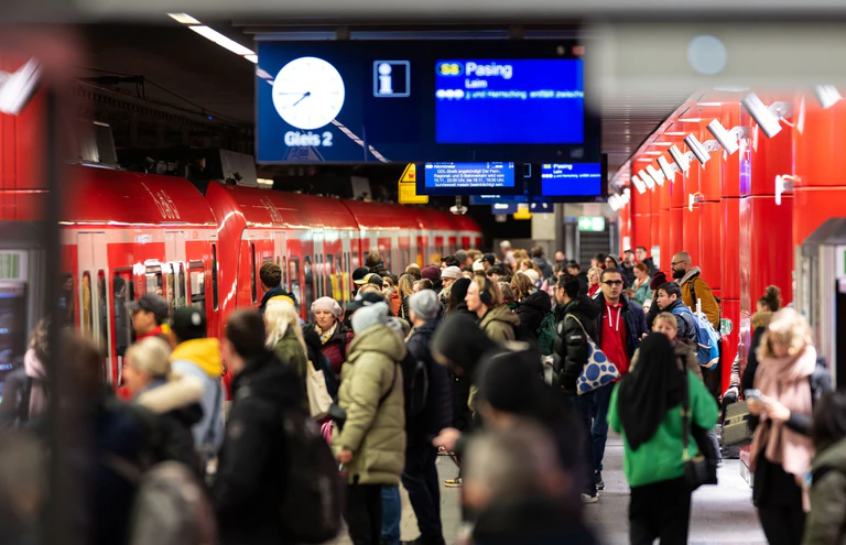 Ein Wochenende lang werden keine S-Bahnen durch den Stammstrecken-Tunnel unter der Münchner Innenstadt fahren. (Archivbild) — © Lukas Barth/dpa