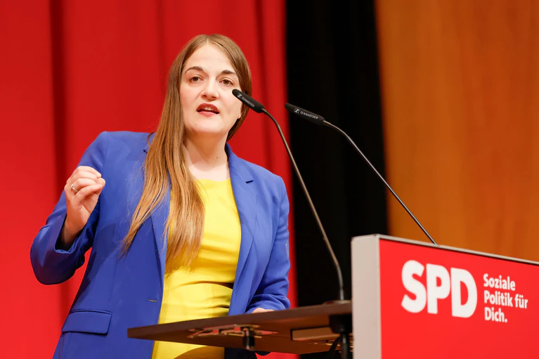 Die bayerische SPD-Chefin zeigte sich enttäuscht über das Abschneiden ihrer Partei bei der Bundestagswahl. (Archivbild) — © Daniel Löb/dpa