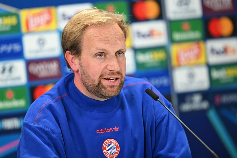 Co-Trainer Aaron Danks muss vorerst in die Chefrolle schlüpfen. (Archivbild) — © Angelika Warmuth/dpa