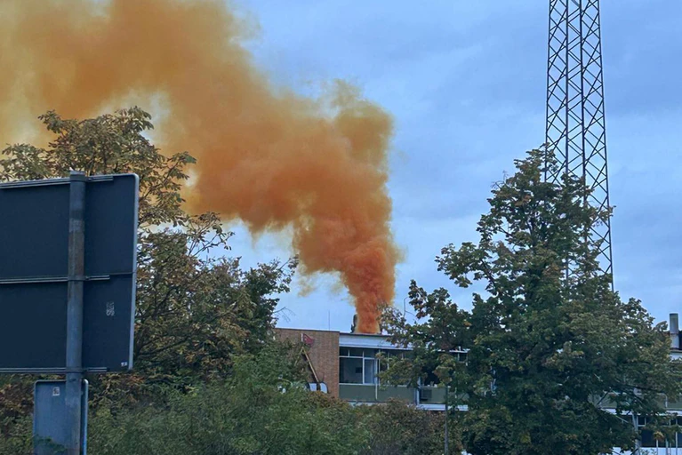 Bei Aschaffenburg lief ein großer Feuerwehreinsatz. — © Ralt Hettler/dpa