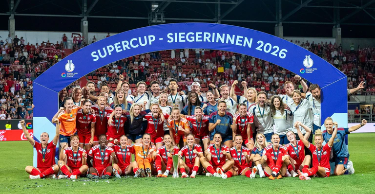 Wieder geschafft. Die Bayern-Frauen holen erneut den Supercup. — © Peter Kneffel/dpa