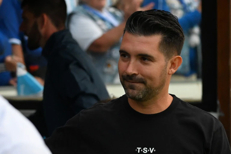 Der neue 1860-Trainer Alper Kayabunar. (Archivbild) — © Florian Diettrich/dpa