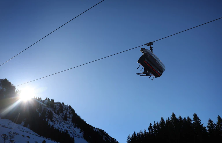 Endlich wieder Skifahren - das ist ab Sonntag im Allgäu möglich. (Archivbild) — © Karl-Josef Hildenbrand/dpa