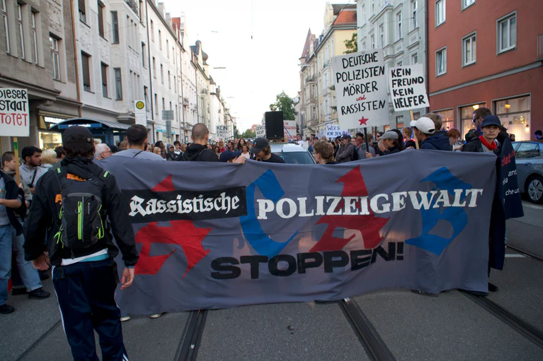 Die Veranstaltung verlief laut Polizei friedlich. — © A9999/Michael Faulhaber/dpa