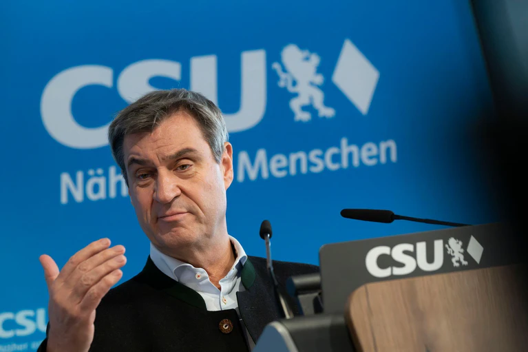 CSU-Chef Söder geht von Zustimmung der SPD zu einer Koalition mit der Union aus. — © Peter Kneffel/dpa