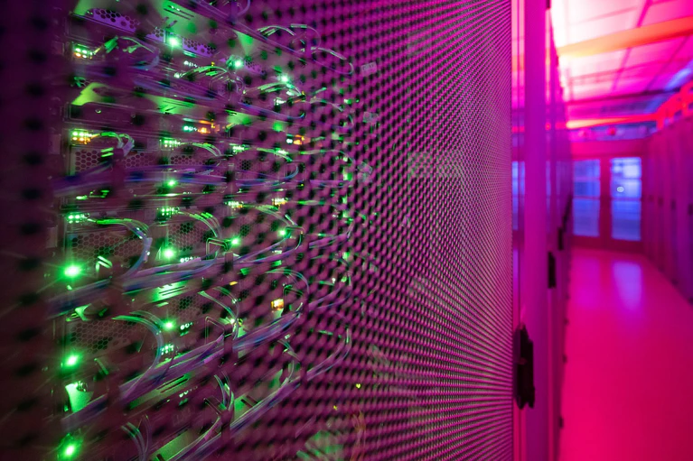 Lokale Rechenzentren schützen nicht unbedingt vor digitaler Abhängigkeit. (Symbolbild) — © Sebastian Gollnow/dpa