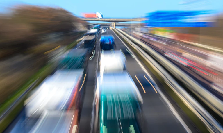 In vielen Lkw sind Sicherheitssysteme manipuliert. (Symbolbild) — © Hendrik Schmidt/dpa