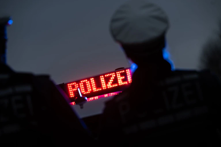 Die Polizei ermittelt in dem Fall. (Symbolbild) — © Marijan Murat/dpa