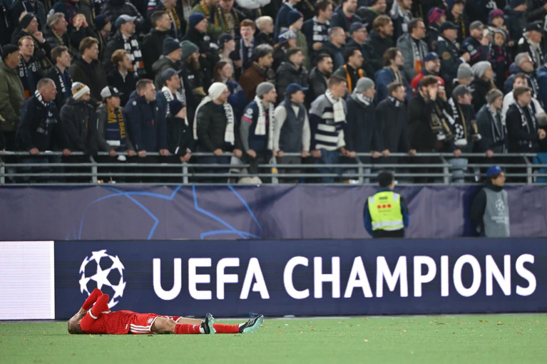 Der FC Bayern verpasst einen Sieg. — © Peter Kneffel/dpa