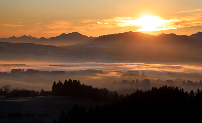 Der Samstag wird in allen Teilen des Freistaats sonnig.  — © Karl-Josef Hildenbrand/dpa