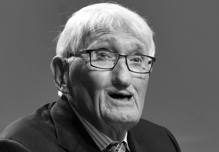 Jürgen Habermas wurde 96 Jahre alt. (Archivbild) — © Arne Immanuel Bänsch/dpa