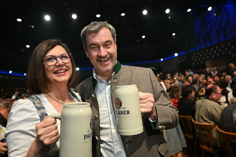 CSU-Chef Söder hat Aigner schon im April ins Gespräch gebracht. — © Peter Kneffel/dpa