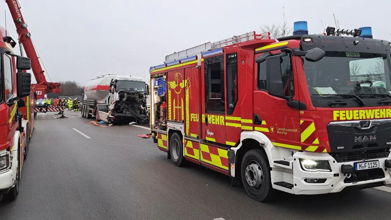 Unfall, Feuerwehr — © Bild: Feuerwehr München