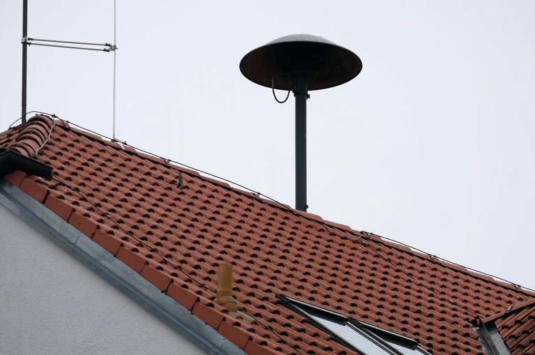 In Bayern ertönen bald wieder die Sirenen - aber nur zur Probe. (Archivbild) — © Stephan Jansen/dpa