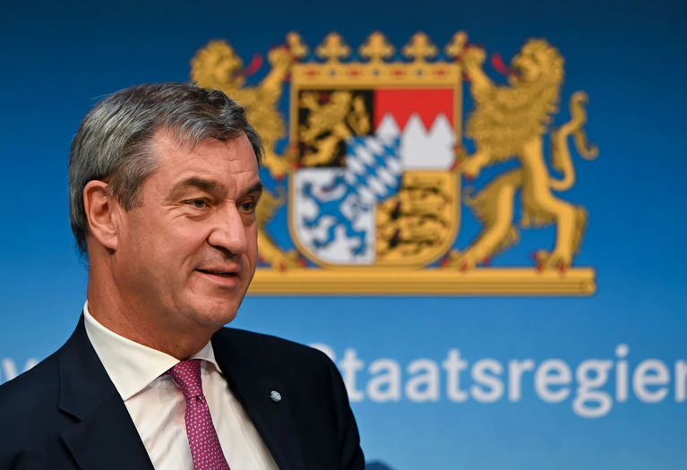 Während die bayerische Landespolitik in die Sommerpause startet, geht es für Ministerpräsident Söder nach Südosteuropa. (Archivbild) — © Sven Hoppe/dpa