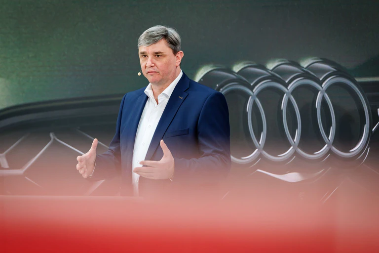 Finanzchef Jürgen Rittersberger erwartet im laufenden vierten Quartal wieder bessere Zahlen. (Archivbild) — © Daniel Karmann/dpa