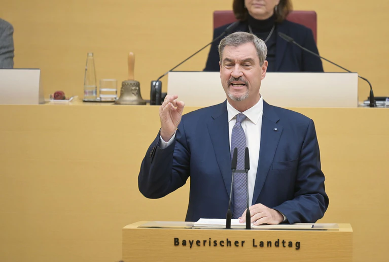 Markus Söder verteidigt das Aus für das Familiengeld. — © Malin Wunderlich/dpa