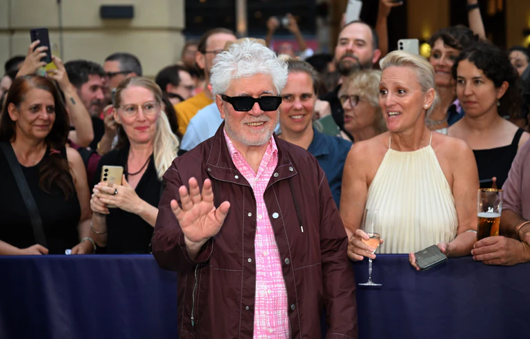 Pedro Almodóvar stellte in München seinen neuen Film vor, «Bitteres Fest». (Archivbild) — © Felix Hörhager/dpa