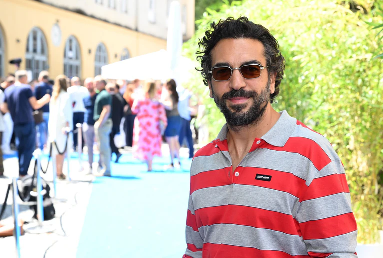 Elyas M'Barek ist gerade erst von New York in seine alte Heimat München gezogen. (Archivbild) — © Felix Hörhager/dpa