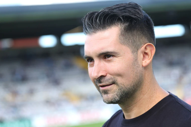 Alper Kayabunar hat in München einige Personalsorgen. (Archivbild) — © Karl-Josef Hildenbrand/dpa