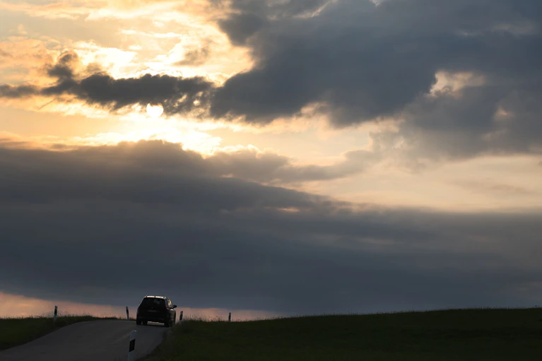 Am Sonntag ziehen vielerorts Wolken im Freistaat auf. (Symbolbild) — © Karl-Josef Hildenbrand/dpa