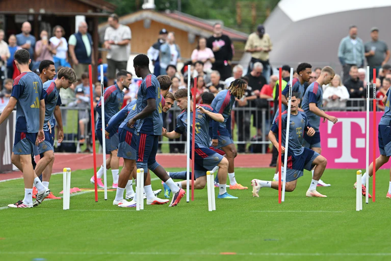 Der FC Bayern trainiert am Tegernsee. — © Peter Kneffel/dpa