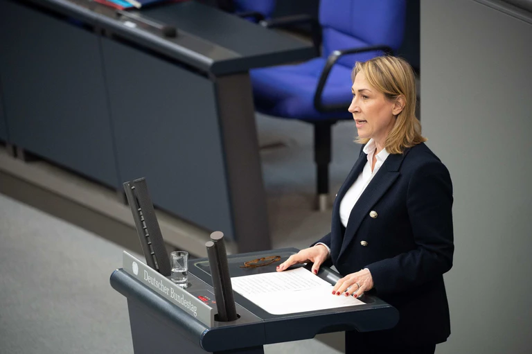 AfD-Außenpolitikerin Anna Rathert war zuletzt um gute Drähte nach Washington bemüht und traf sich dort mit Republikanern von US-Präsident Donald Trump. (Archivbild) — © Alicia Windzio/dpa