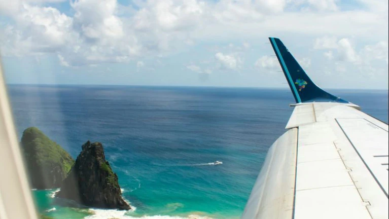 Urlaub Flugzeug Reise — © Foto von Lukas Souza auf Unsplash