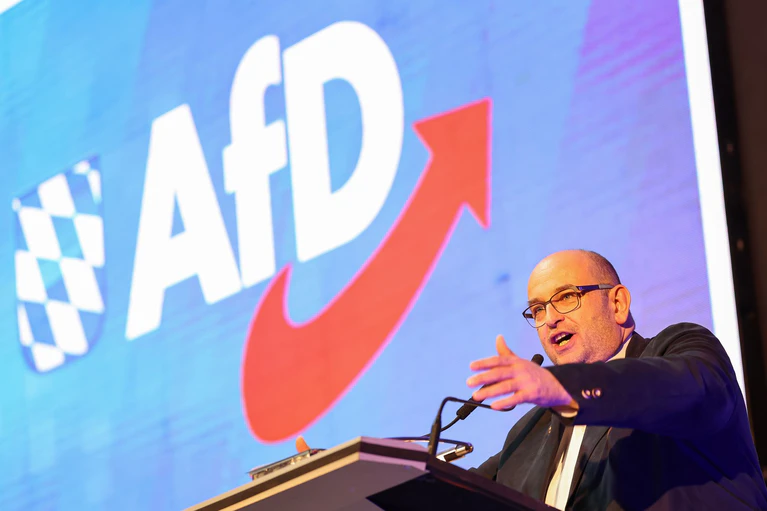 Spricht sich für eine Koalition von CDU/CSU und der AfD nach der Bundestagswahl aus: AfD-Landeschef Stephan Protschka. (Archivbild) — © Daniel Löb/dpa
