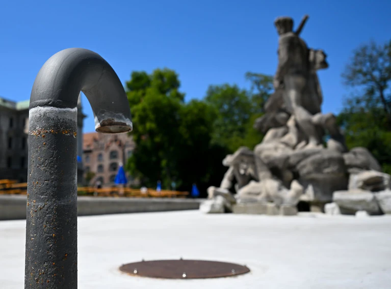 Vor den Verboten hatte die Stadt schon mehrere Brunnen abgeschaltet. (Archivbild) — © Sven Hoppe/dpa