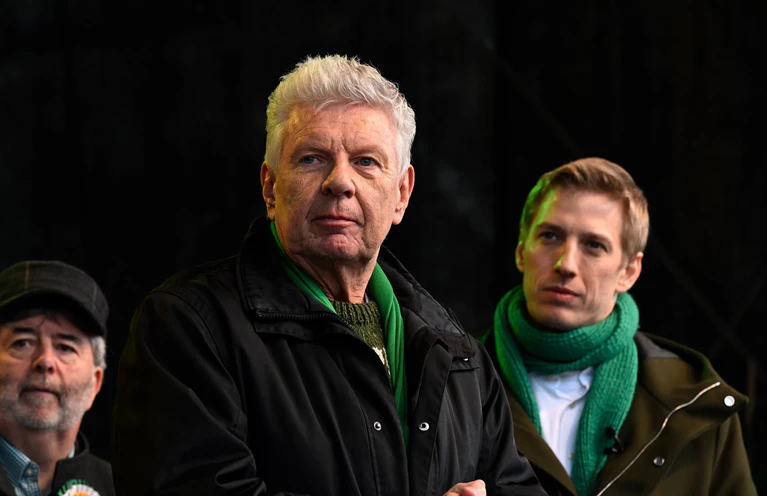 Bei den Kommunalwahlen war der 67-Jährige deutlich seinem Herausforderer Dominik Krause (Grüne) unterlegen. (Archivbild) — © Felix Hörhager/dpa