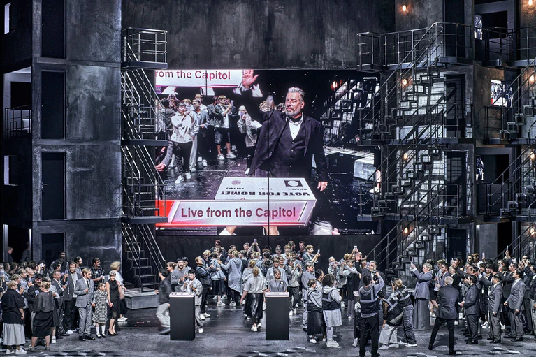 Die Oper soll ein Mahnmal sein. — © Enrico Nawrath/Bayreuther Festspiele/dpa