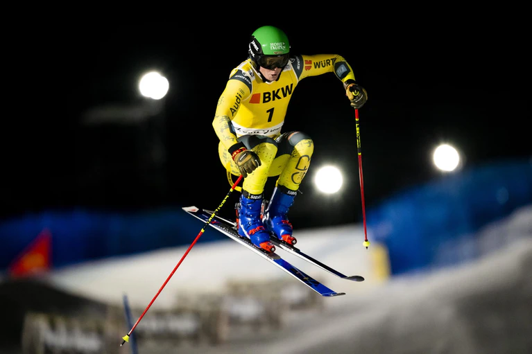 Skicrosser Florian Wilmsmann führt die Weltcup-Wertung an. — © Jean-Christophe Bott/KEYSTONE/dpa