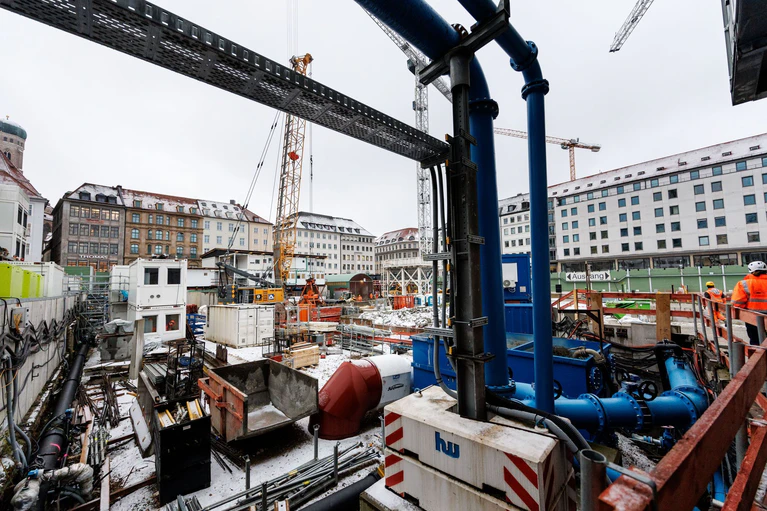 Die laut Bahn tiefste Baustelle Deutschlands: Die neue Haltestelle Marienhof für die zweite S-Bahn-Stammstrecke. (Archivbild) — © Matthias Balk/dpa