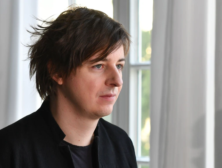 Jazzpianist Michael Wollny auf einem Foto aus dem Jahr 2018. (Archivbild) — © Jens Kalaene/dpa-Zentralbild/dpa