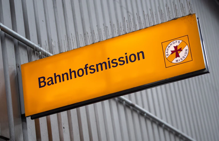 Der Mann griff die Beamten in der Bahnhofsmission in München an. (Archivbild) — © Sven Hoppe/dpa