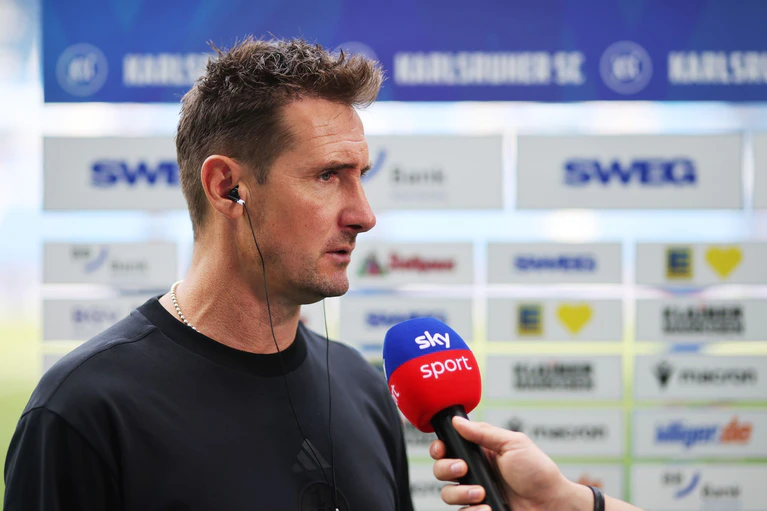 Unter Druck: Ex-Weltmeister Miroslav Klose. — © Philipp von Ditfurth/dpa