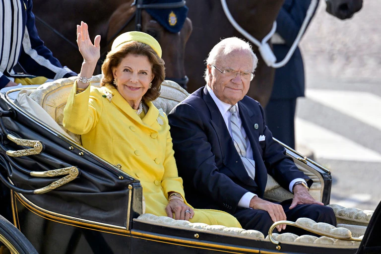 Das royale Vorbild: Königin Silvia von Schweden und König Carl XVI. Gustaf von Schweden. (Archivbild) — © Janerik Henriksson/TT News Agency/AP/dpa