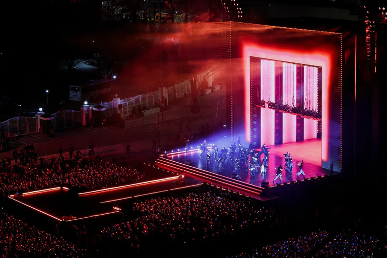 Im Frühjahr hat BTS ihr Comeback mit einem Outdoor-Konzert im Stadtzentrum von Seoul eingeleitet. (Archivfoto) — © Kim Hong-Ji/Pool Reuters/AP/dpa