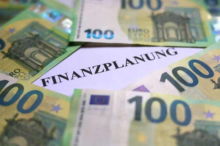 Die Finanznot von Bayerns Kommunen ist groß. (Illustration) — © Karl-Josef Hildenbrand/dpa